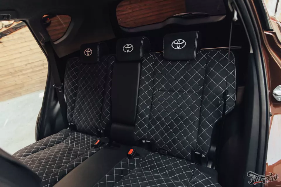 Предпродажная подготовка Toyota RAV4 в отделе детейлинга